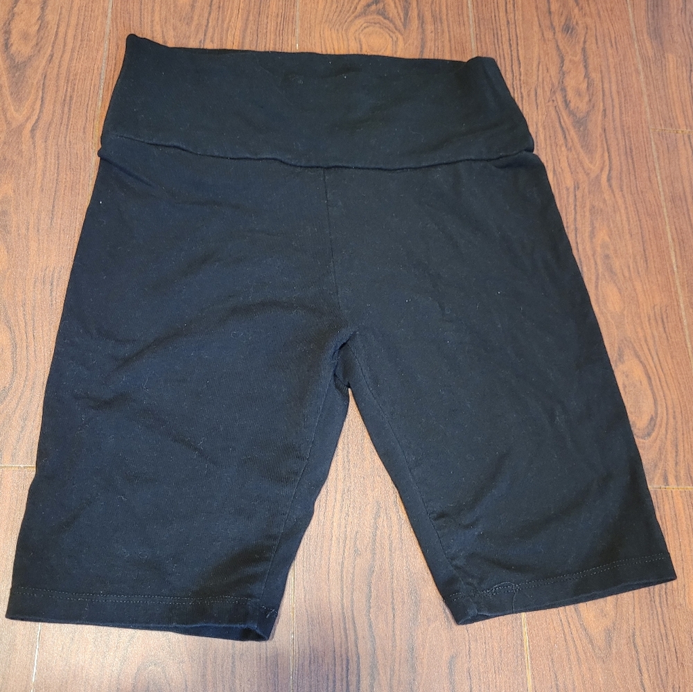 Black biker shorts size small